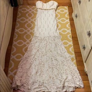 Strapless ecru/gold gown